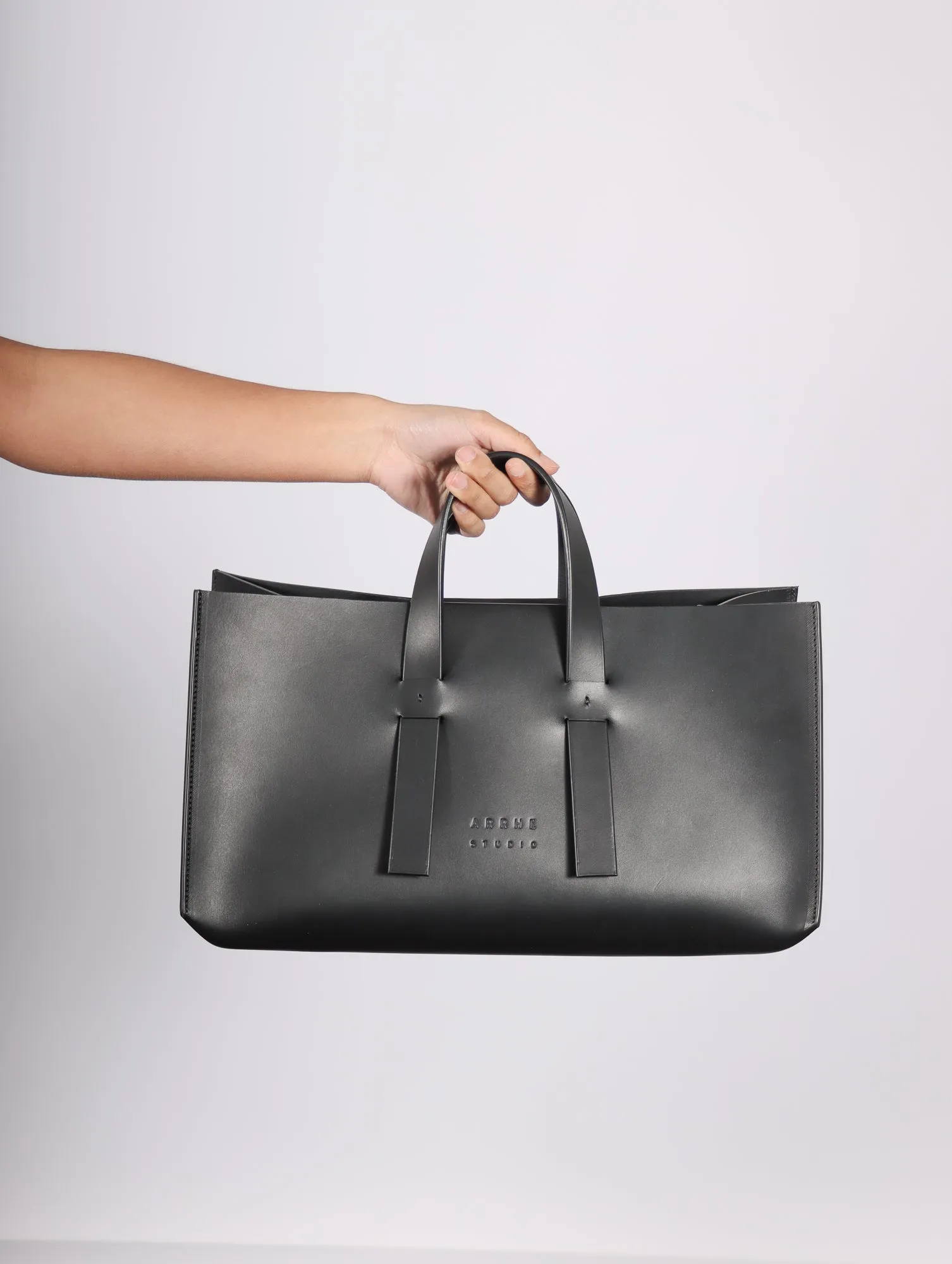 Arrhe Studio DoppioCubo Handbag in Black by Arrhe Studio