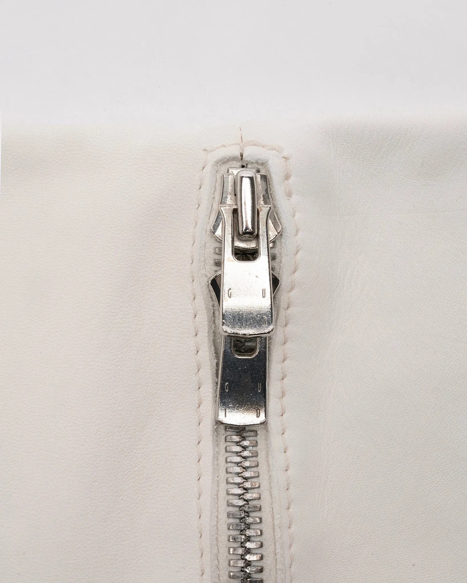 Guidi ZP4 Full Grain Flat Shoulder Pillow Bag in White