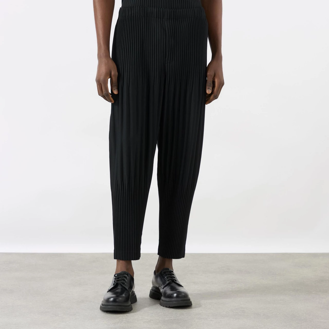 HOMME PLISSÉ ISSEY MIYAKE Basic Keshi Pleated Trousers - Black