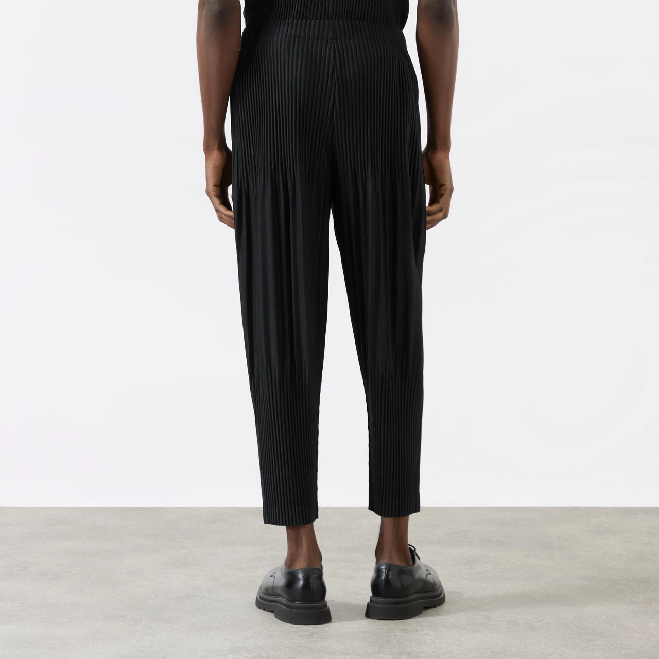 HOMME PLISSÉ ISSEY MIYAKE Basic Keshi Pleated Trousers - Black