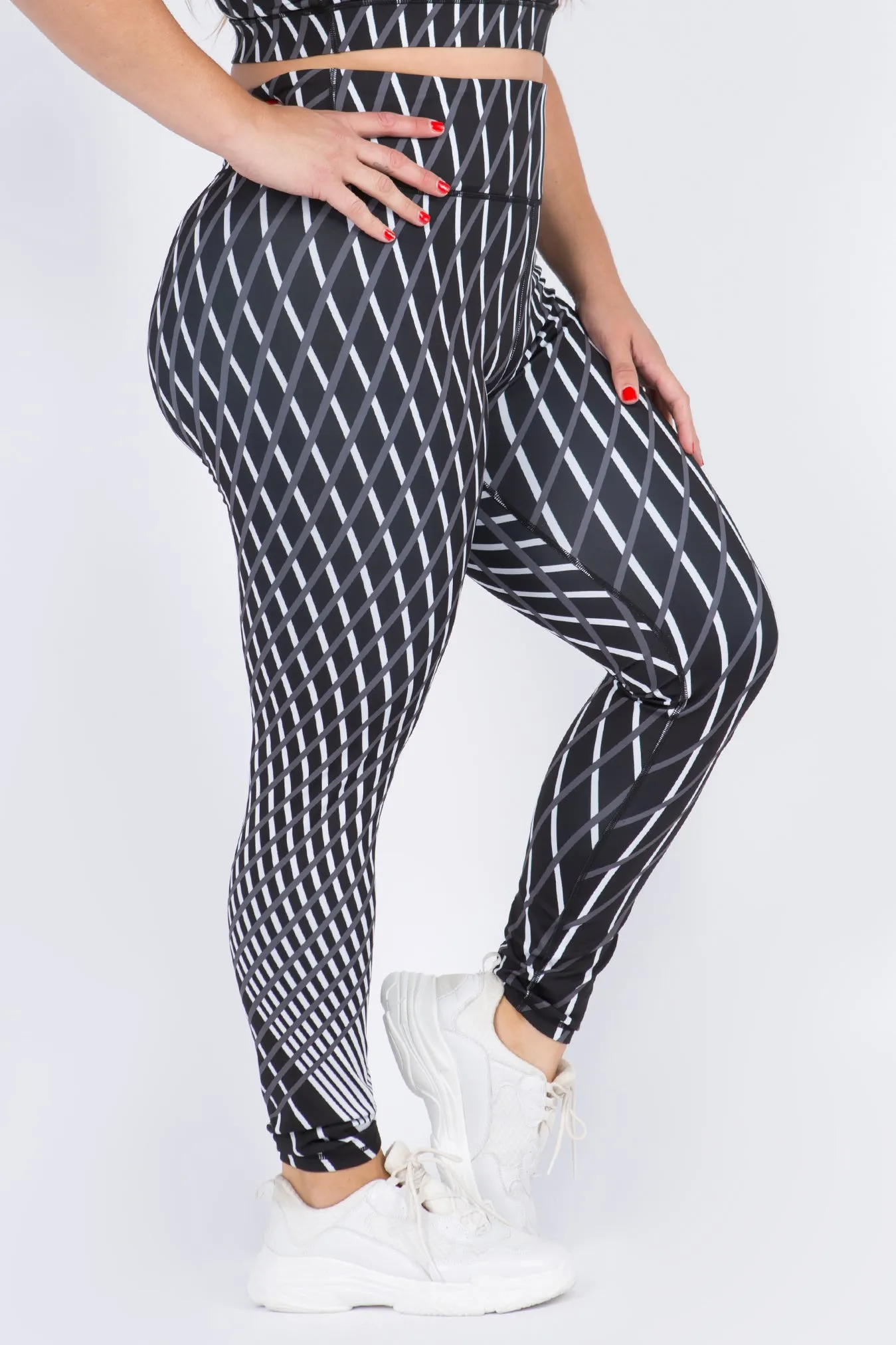 Plus Size On the Grid Active Leggings