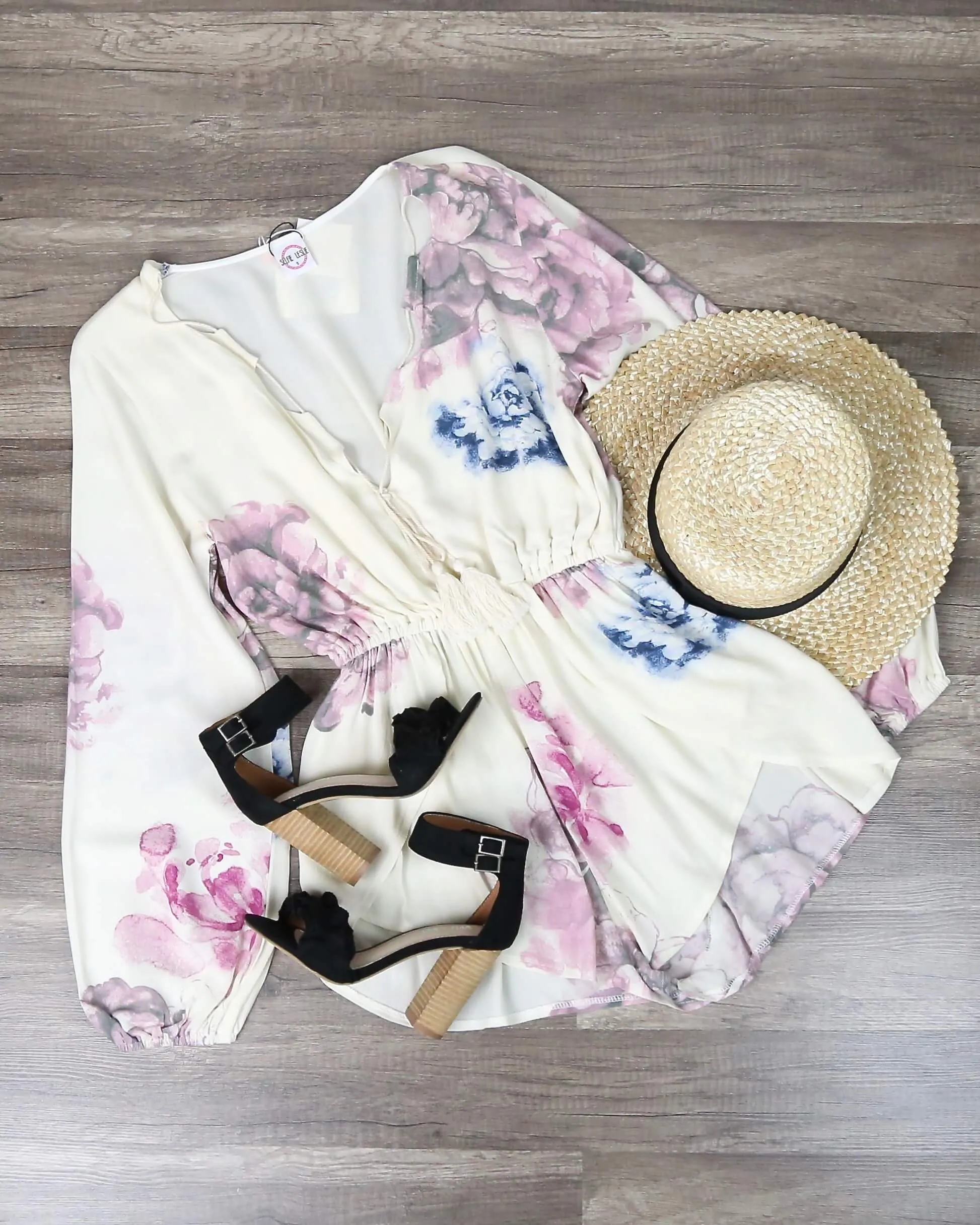 Selfie Leslie - Romantic Floral Romper - Cream