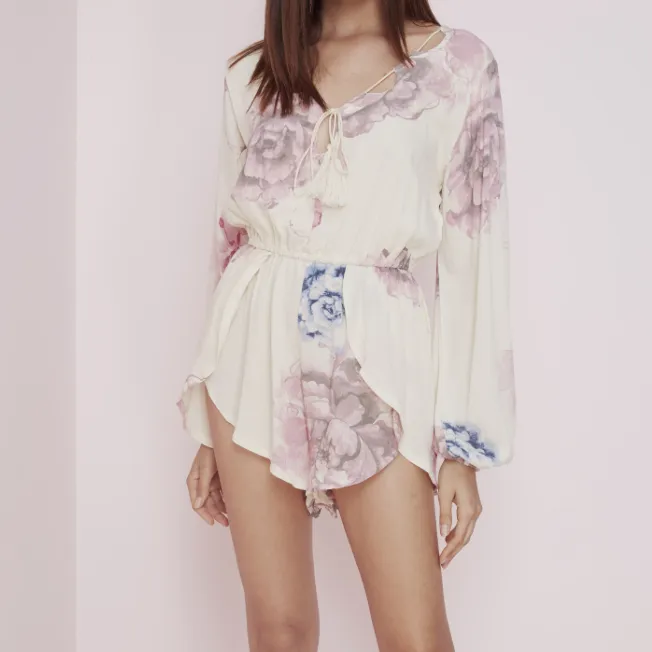 Selfie Leslie - Romantic Floral Romper - Cream