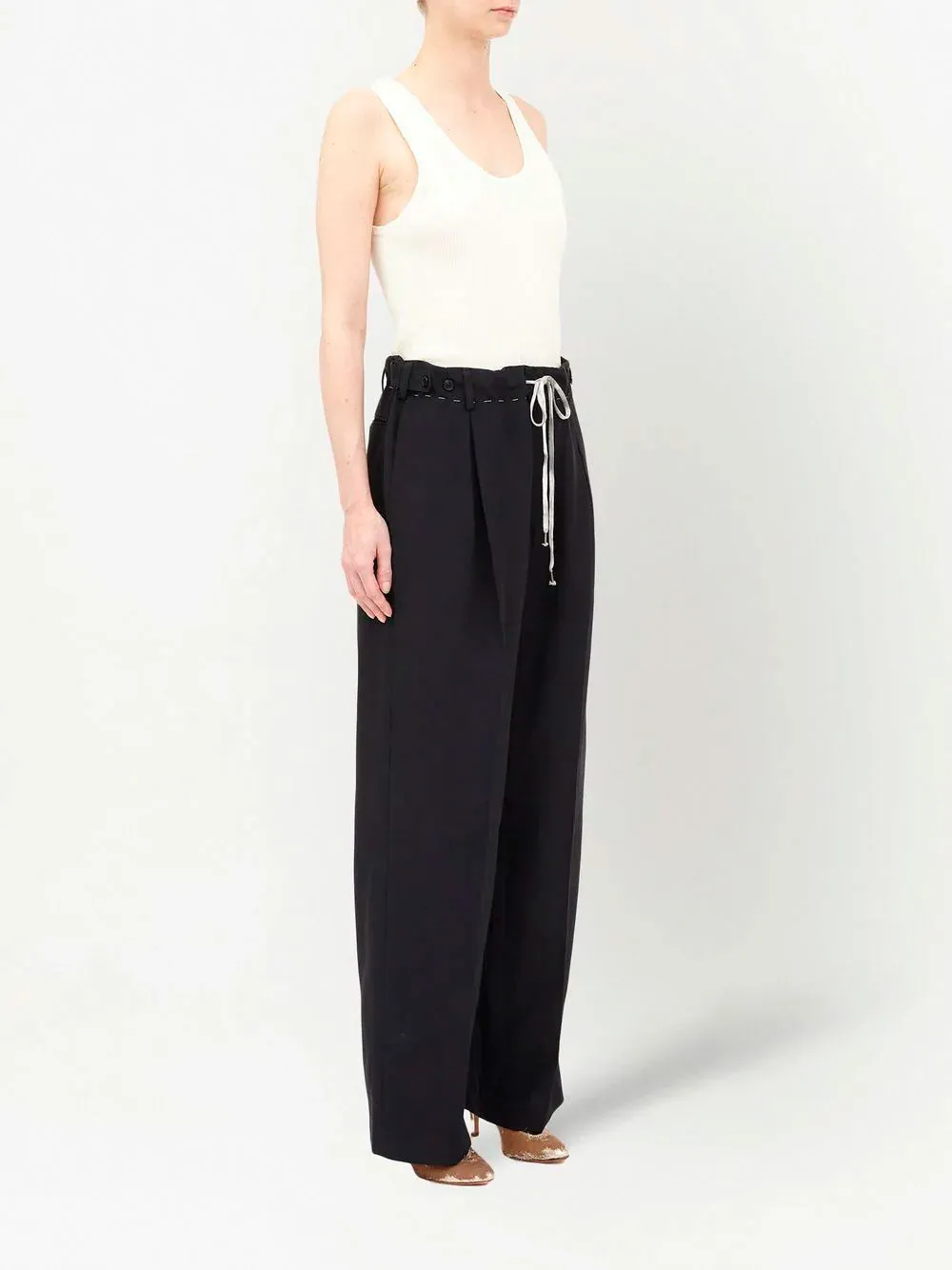 Straight-leg trousers