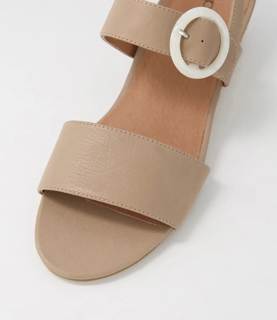 SUPERSOFT Grow Light Taupe Leather Syn Raffia Sandals