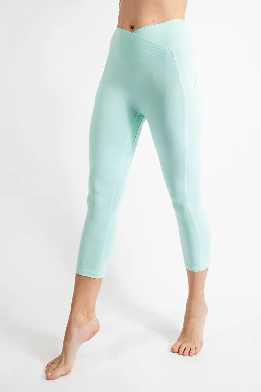 V Capri Leggings