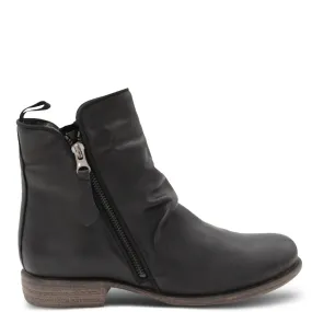 WILDS WOMENS FLAT BOOT